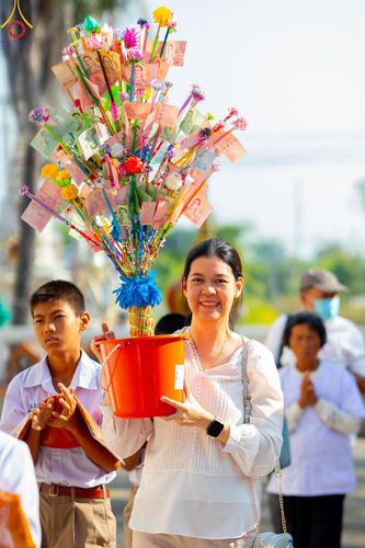 ภาพ No.189298:พิธีทอดผ้าป่าทำนุบำรุงศาสนสถาน ในโครงการธรรมยาตรา กตัญญูบูชา มหาปูชนียาจารย์ พระมงคลเทพมุนี(สด จนฺทสโร) พระผู้ปราบมาร อนุสรณ์สถาน 7 แห่ง ปีที่ 13 ณ วัดใหม่นพรัตน์  ต.เนินพระปรางค์ อ.สองพี่น้อง จ.สุพรรณบุรี วันที่ 5 มกราคม พ.ศ. 2568