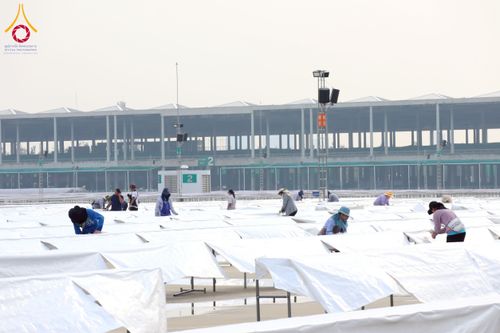 ภาพ No.217722:วันที่ 10-14 เมษายน พ.ศ. 2568 เจ้าหน้าที่อาสาสมัคร เตรียมงานวันคุ้มครองโลก ชุดที่ 2 วัดพระธรรมกาย จ.ปทุมธานี