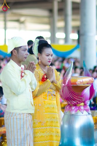 ภาพ No.100026:พิธีทอดผ้าป่า เมียนมาร์ และพิธีสวดธรรมจักร ครั้งที่ 5 ประจำปี พ.ศ. 2566 วันอาทิตย์ที่ 3 ธันวาคม พ.ศ. 2566