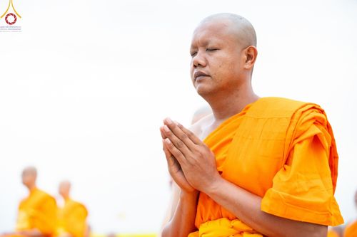 ภาพ No.182119:พระธรรมทายาทร่วมปฎิบัติธรรม รับฟังโอวาทจากหลวงพ่อทัตตชีโว และถ่ายภาพหมู่ประวัติศาสตร์ ณ ลานธรรมพระมหาธรรมกายเจดีย์  วัดพระธรรมกาย ในโครงการอุปสมบท บูชาธรรมมหาปูชนียาจารย์ วันที่ 13 ธันวาคม พ.ศ. 2567