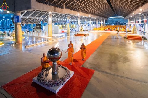 ภาพ No.187606:พิธีฉลองชัยสวดมนต์บทธัมมจักกัปปวัตนสูตร 7,000,000,000 จบ และพิธีสวดมนต์ข้ามปี วันที่ 31 ธันวาคม พ.ศ. 2567 ถึงวันที่ 1 มกราคม พ.ศ. 2568 ณ มหารัตนวิหารคด วัดพระธรรมกาย จ.ปทุมธานี