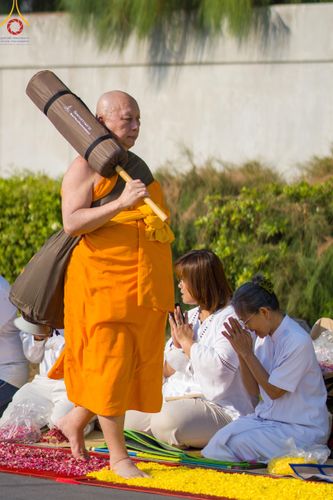ภาพ No.110377:พิธีต้อนรับพระธรรมยาตรา ในโครงการธรรมยาตรากตัญญูบูชา มหาปูชนียาจารย์ พระมงคลเทพมุนี(สด จนฺทสโร) พระผู้ปราบมาร อนุสรณ์สถาน 7 แห่ง ปีที่ 12 วันที่ 11 มกราคม พ.ศ. 2567 ณ อนุสรณ์สถานลำดับที่ 3 สถานที่เกิดใหม่ในเพศสมณะ วัดสองพี่น้อง จ.สุพรรณบุรี