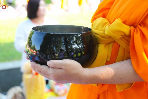 ภาพ No.103289:พิธีตักบาตรพระธรรมทายาท 1,000 รูป ณ มหาเจดีย์บุโรพุทโธ ประเทศอินโดนีเซีย ในวันที่ 20 ธันวาคม พ.ศ. 2566