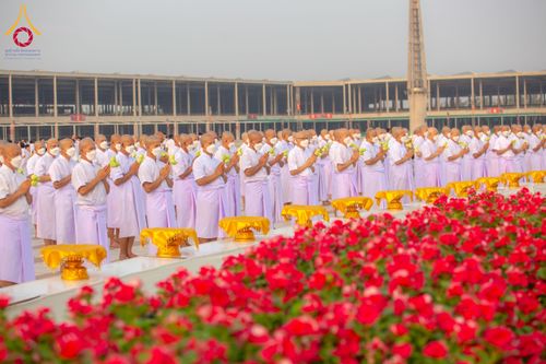 ภาพ No.63126:โครงการอุปสมบทหมู่ บูชาธรรมหลวงพ่อธัมมชโย พ.ศ.2567 ณ ลานธรรม พระมหาธรรมกายเจดีย์ วัดพระธรรมกาย วันที่ 13 เมษายน พ.ศ.2567