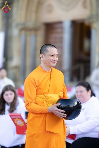 ภาพ No.173093:พิธีกฐินปุญญรังสีเศรษฐี ณ วัดพระธรรมกายนิวคาสเซิล สหราชอาณาจักร วันอาทิตย์ที่ 27 ตุลาคม พ.ศ. 2567
