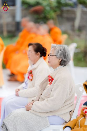 ภาพ No.220869:วันที่ 13 เมษายน พ.ศ. 2568 พิธีโปรยรัตนชาติปฐมเริ่มสถาปนาเจดีย์ และ พิธีเปิดหมู่บ้านปฏิบัติธรรม เพื่อการบรรลุธรรม ณ วัดป่าธรรมกายนานาชาติโทชิหงิ  ประเทศญี่ปุ่น