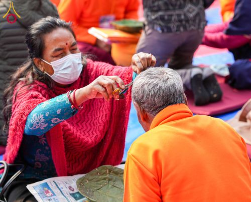 ภาพ No.129696:พิธีตัดปอยผมและแห่นาคธรรมทายาท ในโครงการบรรพชา 1,250 รูป ณ แดนประสูติ สวนลุมพินี ประเทศเนปาล วันที่ 2 มีนาคม พ.ศ. 2567