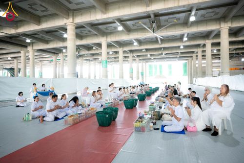 ภาพ No.145645:พิธีตักบาตรโครงการบรรพชาสามเณร โรงเรียนนานาชาติ รุ่นที่ 13 ณ มหารัตนวิหารคด 9 วัดพระธรรมกาย วันเสาร์ที่ 20 กรกฎาคม พ.ศ. 2567