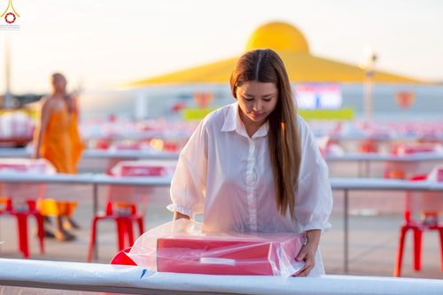 ภาพ No.225041:วันที่ 20 - 27 เมษายน พ.ศ. 2568 "ภาพแห่งความปลื้มที่ไม่มีวันจบ" คณะสงฆ์สามเณร เจ้าหน้าที่ และสาธุชน ร่วมแรงร่วมใจกันเตรียมงานและเก็บงาน เพื่อวันคุ้มครองโลก พิธีถวายมหาสังฆทานคณะสงฆ์ 40,000 กว่าวัดทั่วประเทศ