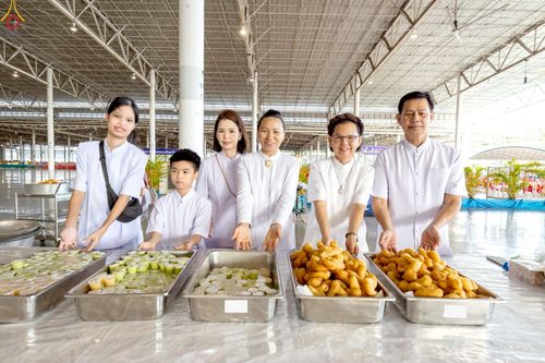 ภาพ No.238269:วันอาทิตย์ที่ 3 สิงหาคม พ.ศ. 2568 ภาพเจ้าหน้าที่ทุกสถานะ ปฏิบัติหน้าที่ ในงานวันสมาธิโลก วัดพระธรรมกาย