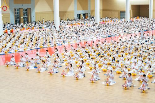 ภาพ No.149048:พิธีถวายคิลานเภสัชและอุปกรณ์ทางการแพทย์ เนื่องในวันธรรมชัย วันอาทิตย์ที่ 18 สิงหาคม พ.ศ. 2567 ณ ห้องแก้วสารพัดนึก 2 สภาธรรมกายสากล วัดพระธรรมกาย