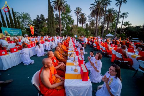 ภาพ No.225702:วันอาทิตย์ที่ 11 พฤษภาคม พ.ศ. 2568 วัดพระธรรมกายแคลิฟอร์เนีย จัดงานวิสาขบูชานานาชาติ และถวายมหาสังฆทานคณะสงฆ์ 120 รูป