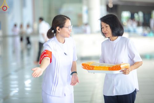 ภาพ No.157655:พิธีถวายภัตตาหารเมนูสวรรค์ ในพรรษาแห่งการเข้าถึงธรรม วันเสาร์ที่ 28 กันยายน พ.ศ. 2567 ณ หอฉันคุณยายอาจารย์ฯ วัดพระธรรมกาย