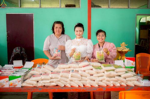 ภาพ No.252093:วันที่ 11 ตุลาคม พ.ศ. 2568 พิธีทอดกฐินสามัคคีทั่วไทย 30,000 วัด โดยคณะศิษยานุศิษย์ บูชาธรรม 81 ปี หลวงพ่อธัมมชโย ณ วัดลาดบัวหลวง จ.พระนครศรีอยุธยา