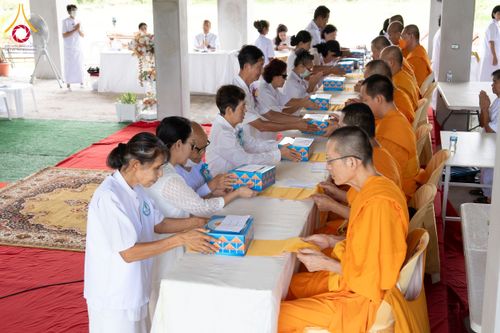 ภาพ No.157201:พิธีทอดผ้าป่าติดตั้งอิฐมวลเบาและฝ้าเพดาน ณ ศูนย์ปฏิบัติธรรมน้ำใสใจสว่าง บางกอกน้อย กรุงเทพมหานคร วันเสาร์ที่ 14 กันยายน พ.ศ. 2567