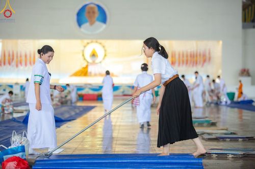 ภาพ No.150567:V.44 เพื่อพ่อ ภาพเตรียมงาน ปฎิบัติงาน ของเจ้าหน้าที่ อาสาสมัคร ทุกสถานะ เพื่อความสำเร็จ ในงานวันธรรมชัย วันอังคารที่ 27 สิงหาคม พ.ศ. 2567