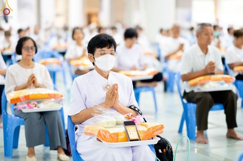 ภาพ No.136135:พิธีบุพเปตพลี ครั้งที่ 150 ร่วมอุทิศบุญให้แก่หมู่ญาติที่ล่วงลับไปแล้ว และสืบทอดอายุพระพุทธศาสนา วันอังคารที่ 7 พฤษภาคม พ.ศ. 2567 ( วันพระ แรม 14 ค่ำ เดือน 5 ) ณ หอฉันคุณยายอาจารย์ฯ วัดพระธรรมกาย