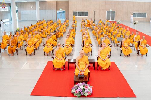 ภาพ No.241752:วันพุธที่ 27 สิงหาคม พ.ศ. 2568 พิธีมอบรางวัลเกียรติยศ แด่สามเณรที่สอบผ่าน โครงการสามเณรทรงปาฏิโมกข์ ปีที่ 3/2568 ณ ค่ายจองแชมป์ หมู่กฏิสามเณรเปรียญธรรม วัดพระธรรมกาย