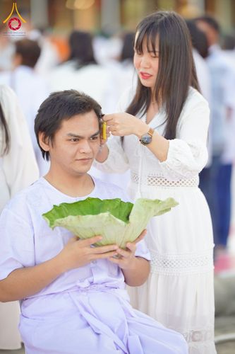 ภาพ No.274735:วันอาทิตย์ที่ 30 พฤศจิกายน พ.ศ. 2568 พิธีปลงผม โครงการอุปสมบทบูชาธรรมมหาปูชนียาจารย์ ปี 2568 ณ ลานธรรมพระมหาธรรมกายเจดีย์ ฝั่งทิศตะวันตก ระหว่างวิหารคดหมายเลข 8 และ 9 วัดพระธรรมกาย