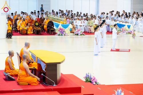 ภาพ No.209625:วันอาทิตย์ที่ 2 มีนาคม พ.ศ. 2568 พิธีภาคบ่าย สัมมนาพิเศษ, ปฏิบัติธรรม พิธีรับมอบพระบรมสารีริกธาตุ ณ สภาธรรมกายสากล วัดพระธรรมกาย