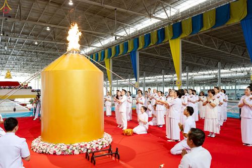 ภาพ No.240187:วันอาทิตย์ที่ 24 สิงหาคม พ.ศ. 2568 งานบุญวันอาทิตย์ พิธีจุดเทียนใจ ไฟนิรันด์ อนันตชัย ณ วัดพระธรรมกาย จ.ปทุมธานี