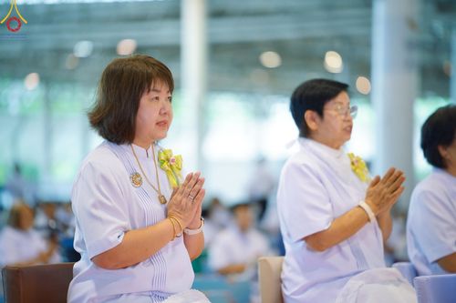 ภาพ No.149889:พิธีตักบาตร , พิธีปฎิบัติธรรม , พิธีถวายภัตตาหารเมนูสวรรค์ ในพรรษาแห่งการเข้าถึงธรรม วันธรรมชัย วันอังคารที่ 27 สิงหาคม พ.ศ.2567 ณ สภาธรรมกายสากล วัดพระธรรมกาย