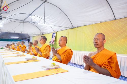 ภาพ No.199351:พิธีถวายภัตตาหารเป็นสังฆทาน แด่พระธรรมยาตรา ณ อนุสรณ์สถานบางปลา วัดบางปลา อำเภอบางเลน จังหวัดนครปฐม ในโครงการธรรมยาตรา กตัญญูบูชา มหาปูชนียาจารย์ พระมงคลเทพมุนี(สด จนฺทสโร) พระผู้ปราบมาร อนุสรณ์สถาน 7 แห่ง ปีที่ 13 วันที่ 22 มกราคม พ.ศ. 2568