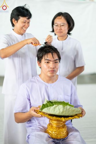 ภาพ No.140245:พิธีตัดปอยผมและปลงผม โครงการอุปสมบทหมู่ธรรมทายาท ระดับอุดมศึกษา รุ่นที่ 51 ภาคฤดูฝน วันเสาร์ที่ 8 มิถุนายน พ.ศ.2567 ณ มหารัตนวิหารคด 9 วัดพระธรรมกาย