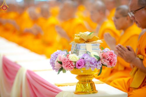 ภาพ No.136866:พิธีถวายหนังสือธรรมะ บาลี นักธรรม ทางก้าวหน้า ณ ห้องแก้วสารพัดนึก 2 วัดพระธรรมกาย วันเสาร์ที่ 11 พฤษภาคม พ.ศ. 2567