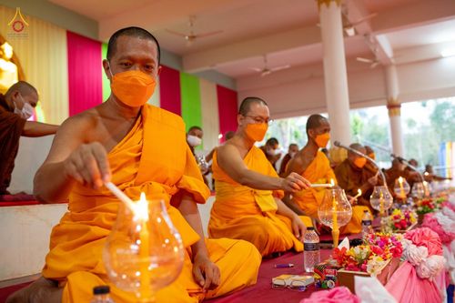 ภาพ No.76541:คณะสงฆ์และสามเณรบังกลาเทศ ปฎิบัติธรรมและจุดโคมประทีปถวายเป็นพุทธบูชา วันที่ 17 กุมภาพันธ์ พ.ศ. 2566