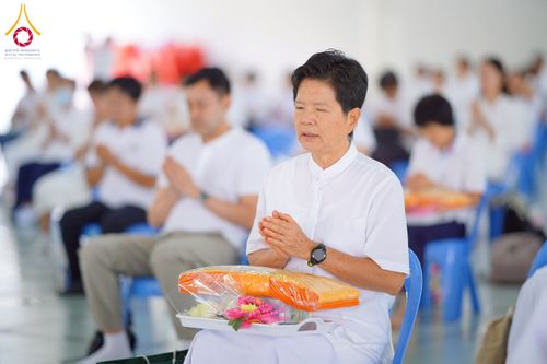 ภาพ No.243828:วันที่ 6 กันยายน พ.ศ. 2568 พิธีถวายภัตตาหารเมนูสวรรค์ เพื่อการบรรลุธรรม ณ หอฉันคุณยายอาจารย์ฯ วัดพระธรรมกาย