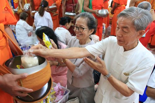 ภาพ No.80909:พิธีตักบาตรพระ ๒๑๖ รูป และ พิธีถวายมหาสังฆทาน ๕๒ วัด ฉลองครบรอบ ๑๖ ปี ธุดงคสถานพรรัตนแพร่ วันอังคารที่ ๙ พฤษภาคม พ.ศ.๒๕๖๖ ณ ธุดงคสถานพรรัตนะ อำเภอวังชิ้น จังหวัดแพร่