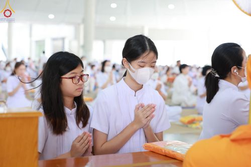 ภาพ No.91536:พิธีบุพเปตพลี ครั้งที่ 142 ร่วมอุทิศบุญแด่หมู่ญาติที่ล่วงลับไปแล้ว และสืบทอดอายุพระพุทธศาสนา วันอาทิตย์ที่ 29 ตุลาคม พ.ศ. 2566 (วันพระขึ้น 15 ค่ำ เดือน 11) ณ หอฉันคุณยายอาจารย์ฯ วัดพระธรรมกาย