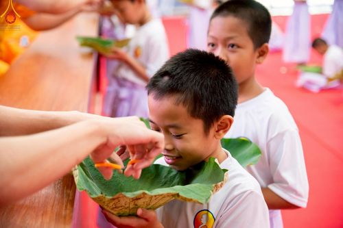 ภาพ No.213768:วันเสาร์ที่ 29 มีนาคม พ.ศ. 2568 พิธีตัดปอยผม ขอขมาผู้ปกครอง มอบบาตร-ผ้าไตร และพิธีบรรพชาสามเณร ณ ศูนย์ปฏิบัติธรรมจังหวัดระยอง (บ้านช่องลม) ต.บางบุตร อ.บ้านค่าย จ.ระยอง