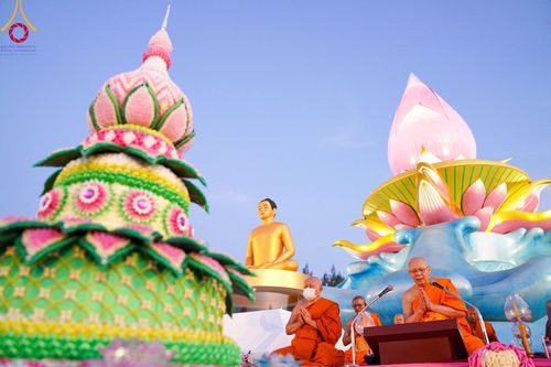 ภาพ No.97253:พิธีทอดผ้าป่า เพื่อสร้าง "ลานอเนกประสงค์พญานาค 4 ตระกูล" และพิธีจุดประทีปโคมลอย ลอยกระทง ถวายประทีปเป็นพุทธบูชา ณ พุทธอุทยานนานาชาติ จ.หนองคาย วันที่ 27 พฤศจิกายน พ.ศ. 2566