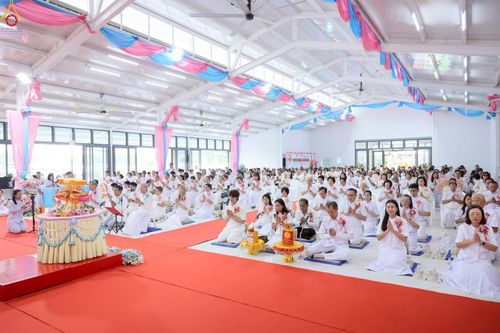 ภาพ No.272261:วันเสาร์ที่ 1 พฤศจิกายน พ.ศ. 2568 พิธีทอดกฐินสามัคคี สร้างกุฏิหมู่สามเณร ณ ศูนย์ปฏิบัติธรรมเบญจธรรม ปทุมธานี  ต.บ้านปทุม อ.สามโคก จ.ปทุมธานี