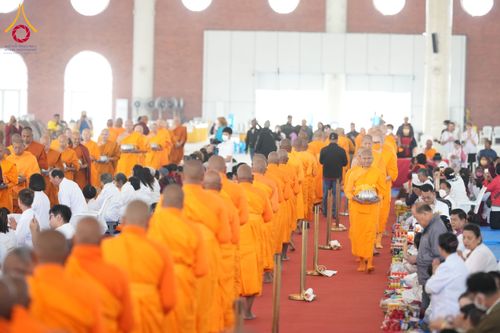 ภาพ No.130710:พิธีตักบาตรฉลองสามเณรใหม่ ในโครงการบรรพชา 1,250 รูป ณ แดนประสูติ สวนลุมพินี ประเทศเนปาล วันที่ 10 มีนาคม พ.ศ. 2567