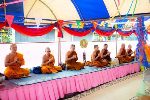 ภาพ No.271812:วันที่ 3 พฤศจิกายน พ.ศ. 2568 พิธีทอดกฐินสามัคคีทั่วไทย ณ วัดป่าพนังสลักได อ.หนองบัวแดง จ.ชัยภูมิ โดยคณะศิษยานุศิษย์ บูชาธรรม 81 ปี หลวงพ่อธัมมชโย