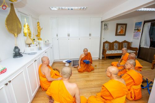 ภาพ No.84956:พิธีทำสามีจิกรรมและรับฟังโอวาท จากพระผู้ใหญ่ พระมหาเถระ พระสังฆาธิการ เนื่องในเทศกาลเข้าพรรษา ของคณะสงฆ์วัดพระธรรมกาย นำโดยหลวงพ่อทัตตชีโว วันที่ 3 สิงหาคม พ.ศ. 2566