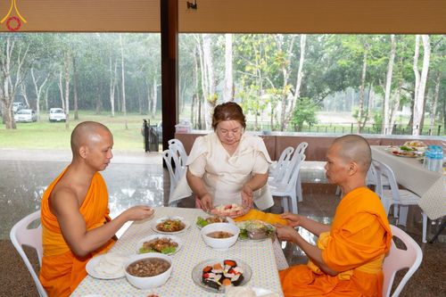 ภาพ No.162893:โครงการกฐินสามัคคีทั่วไทย 30,000 วัด บูชาธรรม 80 ปี หลวงพ่อธัมมชโย โดย คณะศิษยานุศิษย์วัดพระธรรมกาย ณ ศูนย์ปฎิบัติธรรมจันทบุรี วันที่ 18 ตุลาคม พ.ศ. 2567