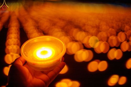 ภาพ No.67871:พิธีเจริญพระพุทธมนต์ จุดประทีปถวายเป็นพุทธบูชา และพิธีฉลองชัยสวดมนต์บทธรรมจักร 4,990,000,082 จบ เนื่องในวาระอายุวัฒนมงคลครบ 82 ปี หลวงพ่อทัตตชีโว ณ พระมหาธรรมกายเจดีย์ วัดพระธรรมกาย จ.ปทุมธานี วันพุธที่ 21 ธันวาคม พ.ศ. 2565