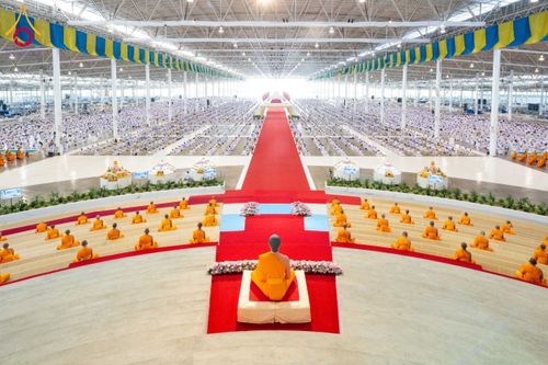 ภาพ No.209523:วันอาทิตย์ที่ 2 มีนาคม พ.ศ. 2568 พิธีบูชาข้าวพระ ณ สภาธรรมกายสากล วัดพระธรรมกาย