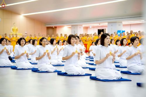 ภาพ No.246529:วันที่ 17 กันยายน พ.ศ. 2568 พิธีรับดวงแก้วนักเรียนบาลี "ดวงแก้วยกชั้นให้ลั่นจักรวาล" ณ ห้องเทวสภา วัดพระธรรมกาย