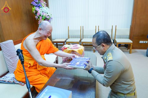 ภาพ No.201912:ผู้ว่าปทุมฯ มอบแนวทางการขับเคลื่อนพัฒนาจังหวัดฯ แก่หัวหน้าส่วนราชการ ผู้บริหารท้องถิ่น กำนัน ผู้ใหญ่บ้าน อ.คลองหลวง วันอังคารที่ 21 มกราคม พ.ศ. 2568