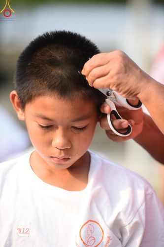ภาพ No.133383:พิธีตัดปอยผม ธรรมทายาท โครงการบรรพชาสามเณร ฟื้นฟูพระพุทธศาสนาทั่วไทย  ณ ศูนย์ปฏิบัติธรรมจังหวัดสระบุรี อ.พระพุทธบาท จ.สระบุรี  วันที่ 2 เมษายน พ.ศ. 2567