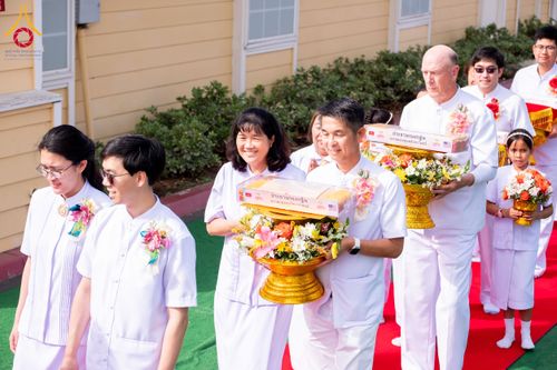 ภาพ No.174997:พิธีทอดกฐิน วัดพระธรรมกายซิลิคอนวัลเลย์ มลรัฐแคลิฟอร์เนีย ประเทศสหรัฐอเมริกา บูชาธรรม 80 ปี หลวงพ่อธัมมชโย โดยคณะศิษยานุศิษย์วัดพระธรรมกาย วันที่ 27 ตุลาคม พ.ศ. 2567