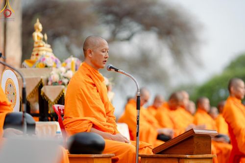 ภาพ No.138511:พิธีตักบาตร วัดราชบูรณะ จ.พระนครศรีอยุธยา วันที่ 25 พฤษภาคม พ.ศ.2567