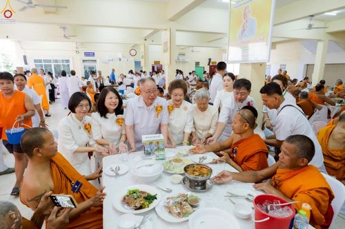 ภาพ No.233512:วันจันทร์ที่ 7 กรกฎาคม พ.ศ. 2568 จังหวัดบุรีรัมย์รวมใจ สัมมนาคณะสงฆ์ เพื่อฟื้นฟูพระพุทธศาสนา  โครงการทอดกฐินสามัคคีทั่วไทย 30,000 วัด ประจำปีพุทธศักราช 2568 และพิธีถวายมหาสังฆทาน 300 กว่าวัด โดยคณะศิษยานุศิษย์ บูชาธรรม 81 ปี หลวงพ่อธัมมชโย  ณ วัดกลาง พระ