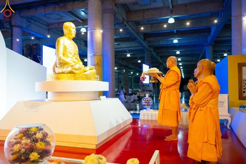 ภาพ No.137388:พิธีฉลองชัยสวดมนต์บทธรรมจักร 6,400,000,000 จบ ณ มหารัตนวิหารคด วัดพระธรรมกาย ในวันวิสาขบูชา พุธที่ 22 พฤษภาคม พ.ศ. 2567 ( วันพระขึ้น 15 ค่ำ เดือน 6 )