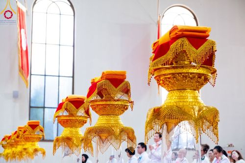 ภาพ No.100933:พิธีทอดกฐินบรมจักรพรรดิสร้างทุกสิ่ง ณ วัดพระธรรมกายออเรกอน ประเทศสหรัฐอเมริกา  วันอาทิตย์ ที่ 26 พฤศจิกายน พ.ศ. 2566